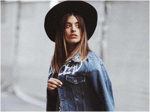 Dulceida apuesta por un traje rojo de Dolce & Gabanna para ir de boda