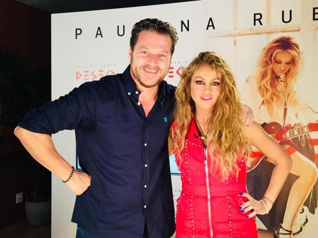 Jota entrevista a Paulina Rubio.