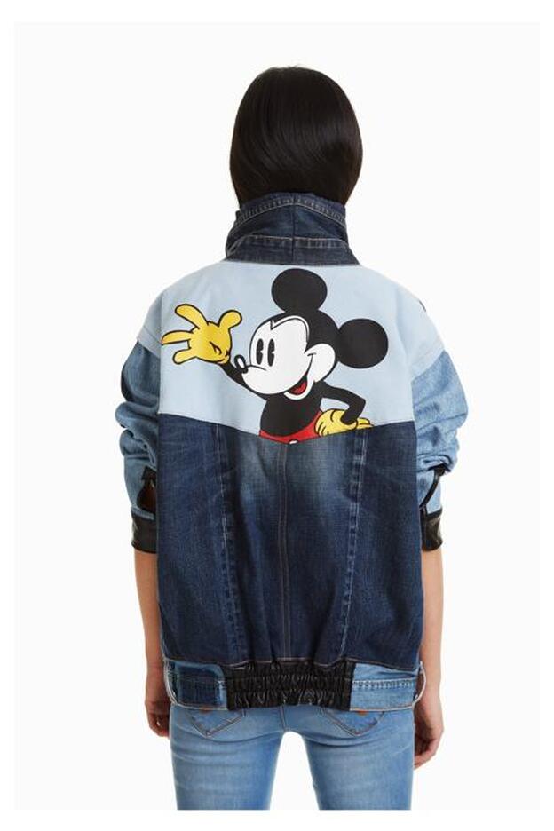 Cazadora de Mickey Mouse, de Desigual.