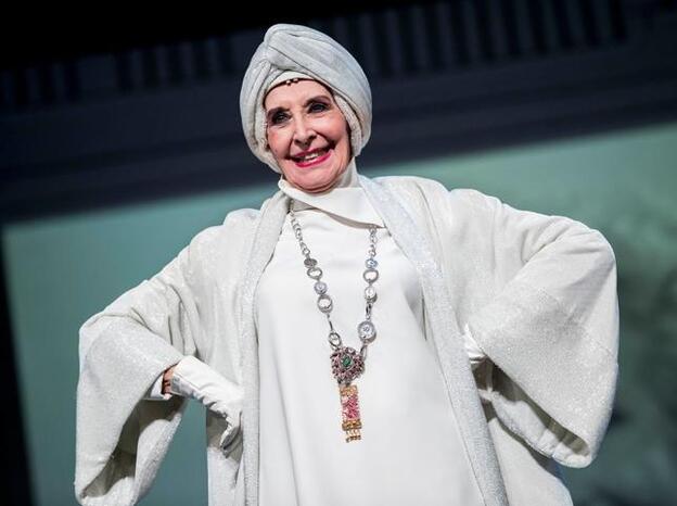 Concha Velasco reaparecerá hoy sobre es el escenario tras su neumonía