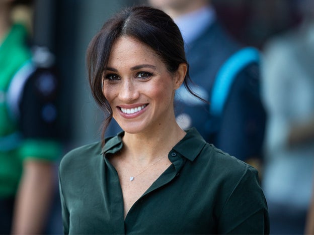 ¿Puede seguir alisándose el pelo Meghan Markle mientras está embarazada?