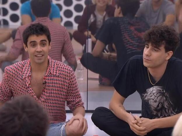 Los Javis ('OT 2018') se pronuncian sobre el despido de Itziar Castro