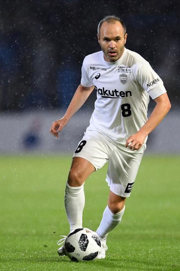 Andrés Iniesta y otros héroes de metal