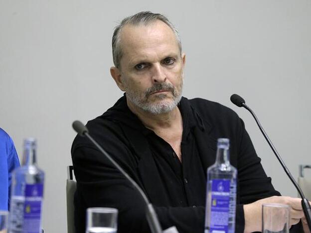 Miguel Bosé publica un vídeo con sus hijos en medio de la polémica