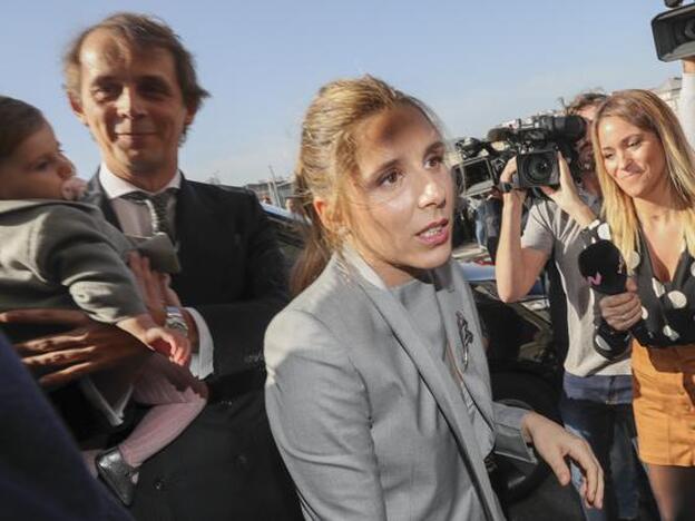 La hermana de Carlos Torretta, la primera invitada de traje a la boda de Marta Ortega