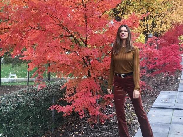 Las prendas favoritas de Sara Carbonero para el otoño son de pana