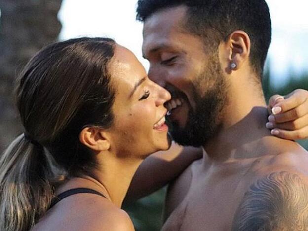 Este es el posado más sexy de Tamara Gorro y Ezequiel Garay