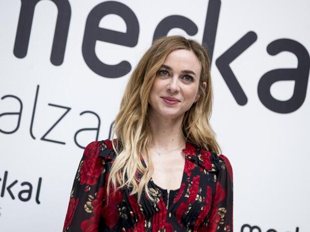 El abrigo bicolor de Marta Hazas que nos ha conquistado es...