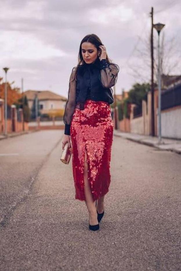 Esta falda de lentejuelas es la favorita de las "influencers" | Mujer Hoy