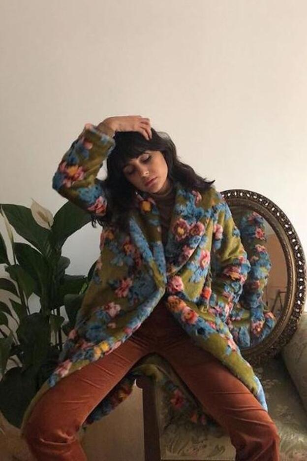 Este es el abrigo de peluche más original de la temporada