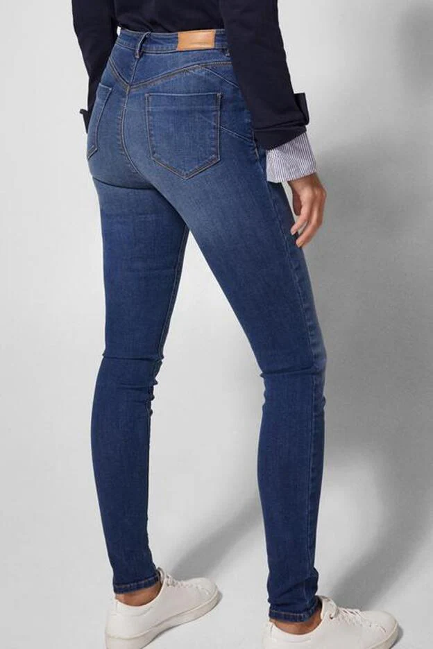 Estos son pantalones pitillo que te harán culazo por menos de 25 euros | Mujer