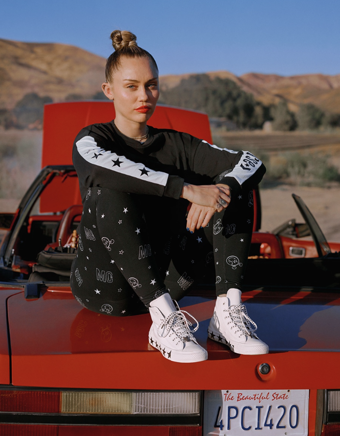 La colección de Miley Cyrus y Converse para Bershka tiene joyas