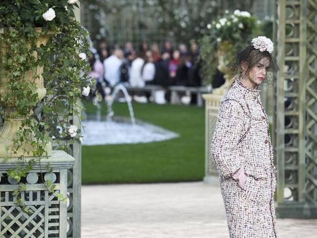 Netflix estrena documental de moda esta Navidad