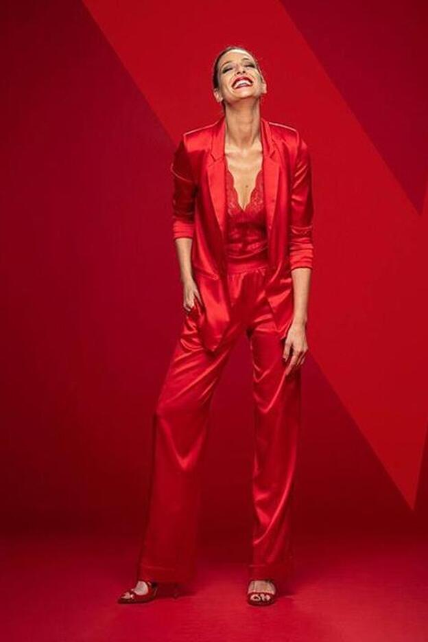 Los dos básicos de Eva González para sus looks de Navidad