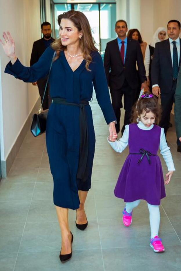 Rania de Jordania y su vestido 'low cost' de Zara