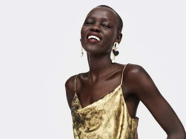 Zara vende el vestido lencero, metalizado de fiesta más de temporada | Mujer Hoy