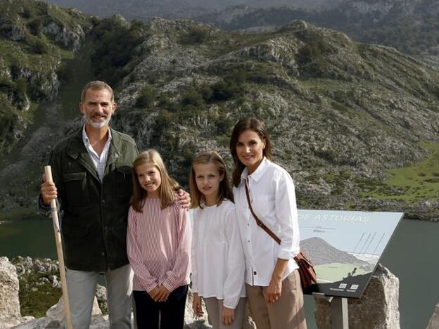 ¿Qué significa la foto que han usado los Reyes en su felicitación de Navidad de 2018?