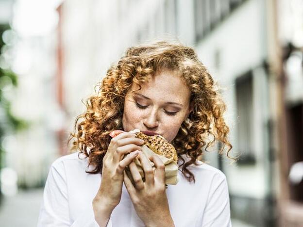 5 hábitos que deberías poner en práctica para comer sin engordar