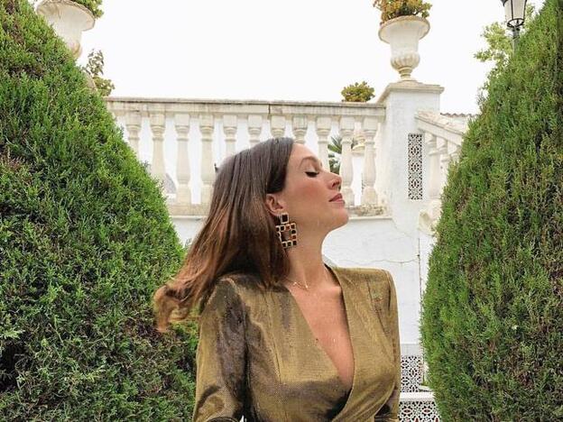 Rocío Osorno agota uno de los vestidos metalizados más virales de Zara