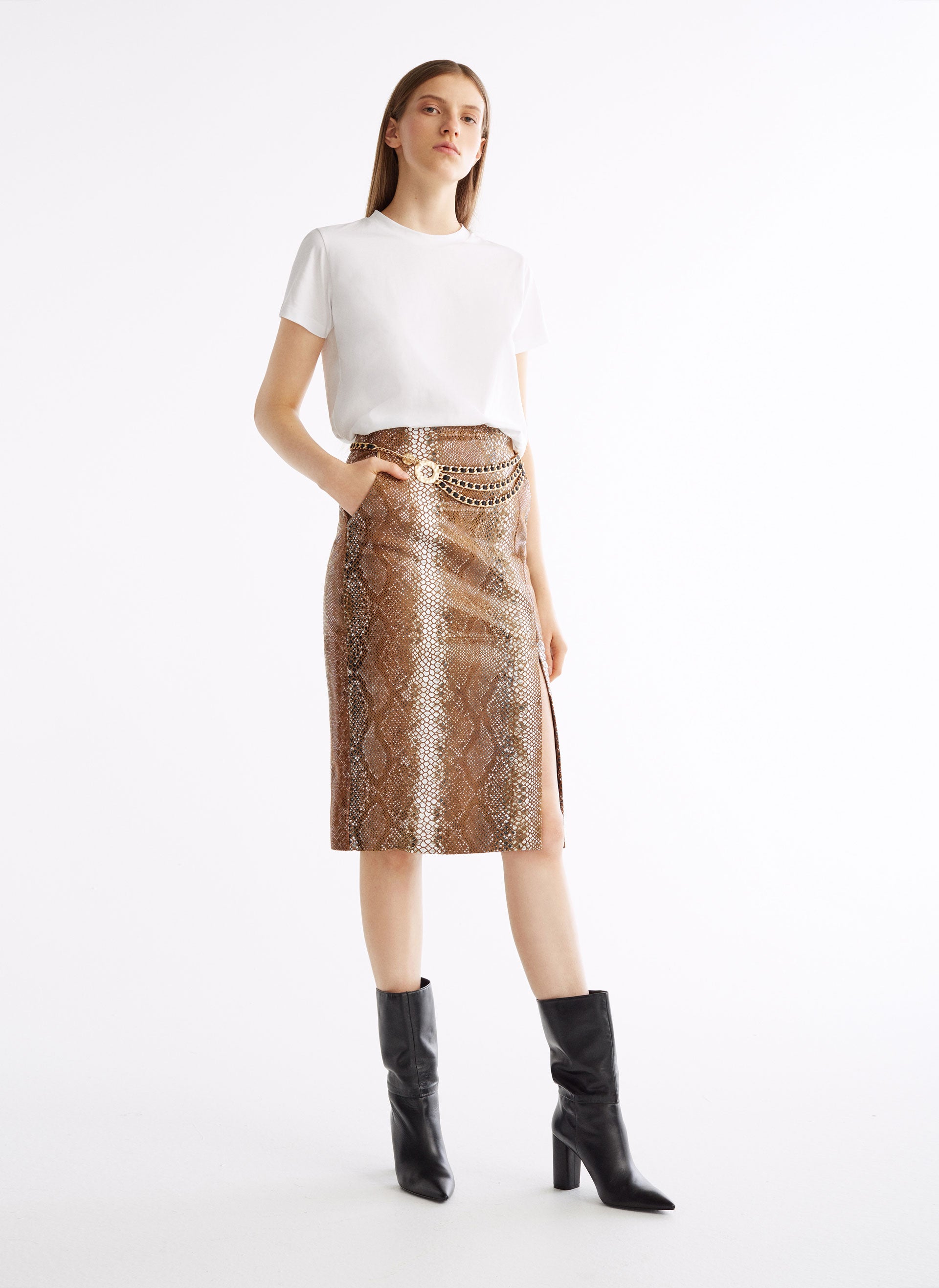 10 faldas midi que te harán parecer más alta