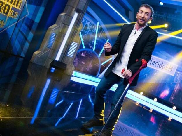 El motivo por el que Pablo Motos ha aparecido con muletas en 'El Hormiguero'