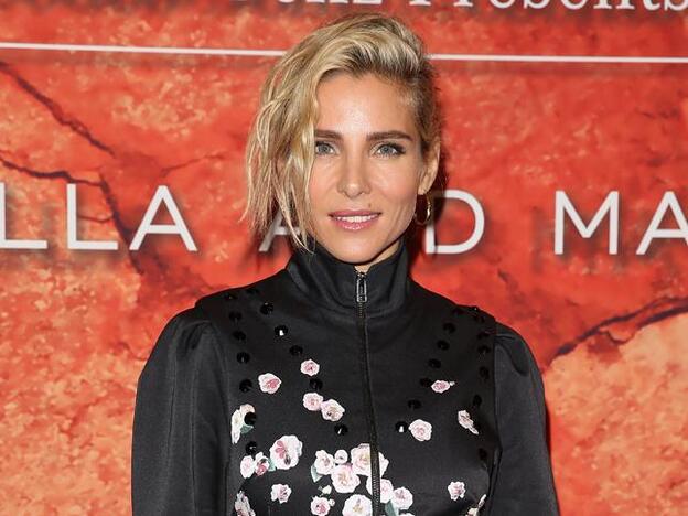 Elsa Pataky está mucho más favorecida cuando peina su pelo con planchas o tenacillas.