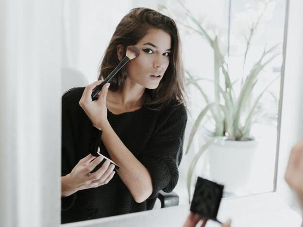 Siete errores de maquillaje que te envejecen