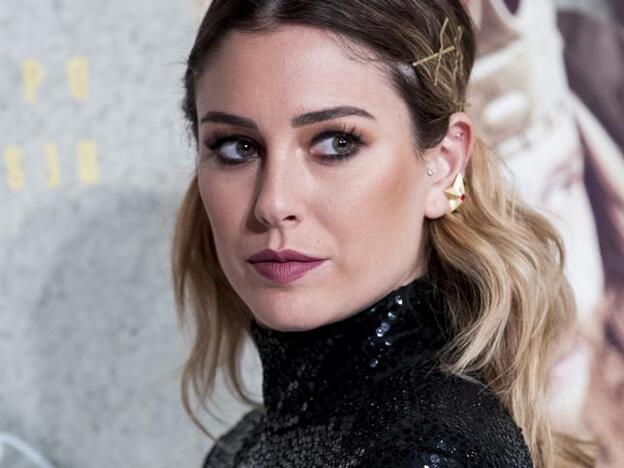 Blanca Suárez nos convence con estos accesorios en el pelo