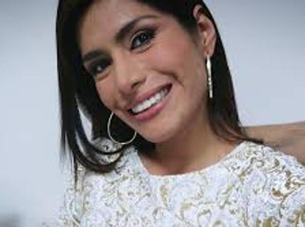 Miriam Saavedra vuelve al trabajo desnudándose (literal) ante la audiencia