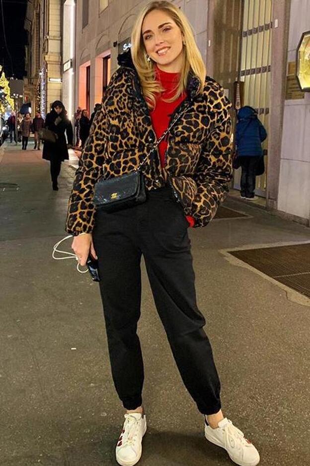 Este abrigo de plumas de leopardo triunfa en Instagram