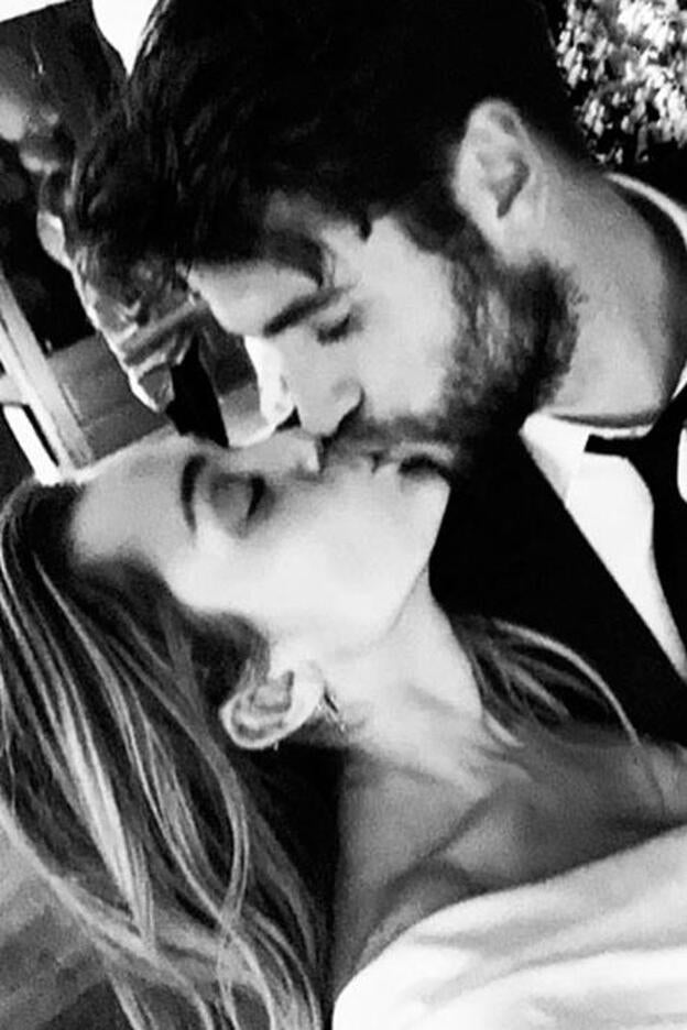 Miley Cyrus confirma que se ha casado con estas fotos de su boda