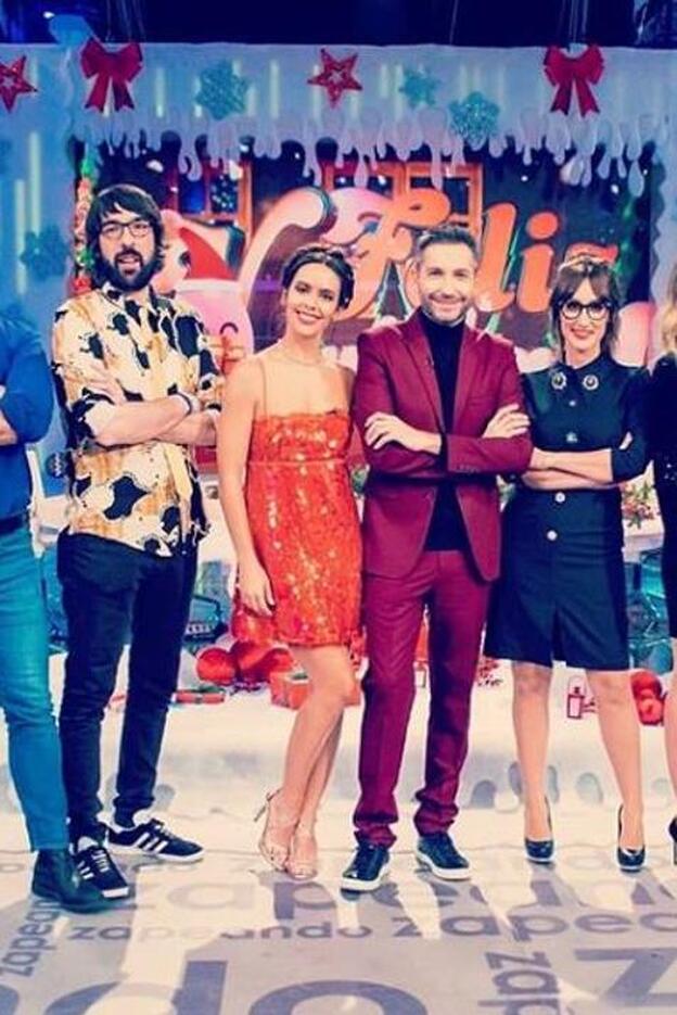 Cristina Pedroche en "Zapeando" con vestido de Zara.