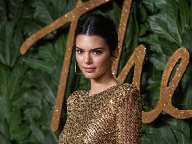 Kendall Jenner sube la temperatura con un posado en bikini en medio de la nieve