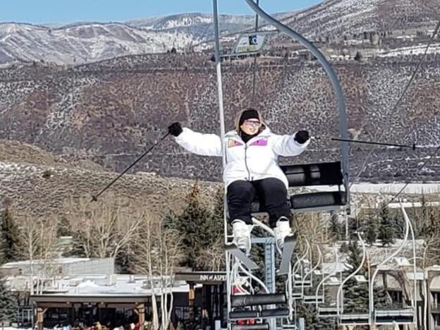 Rebel Wilson en una imagen de sus vacaciones en la nieve, donde ha sufrido el percance./instagram.