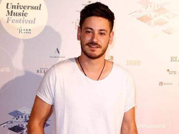 Polémica en el Twitter de Luis Cepeda por pedir que le hicieran un cartel de sus conciertos