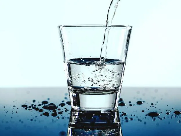 necesitas beber 8 vasos de agua al día? | Mujer Hoy