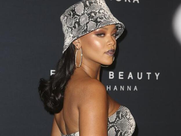 Rihanna denuncia a su padre por aprovecharse de ella