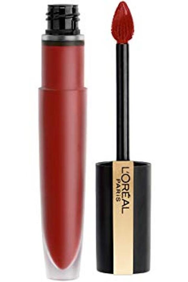 Labial Rouge Signature matte liquid de L'OREAL, 13,95 euros.