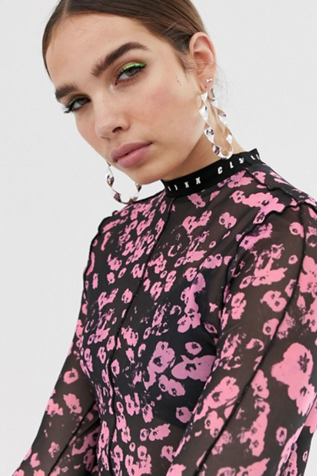 Tenemos ya el vestido transparente que vas a querer esta primavera