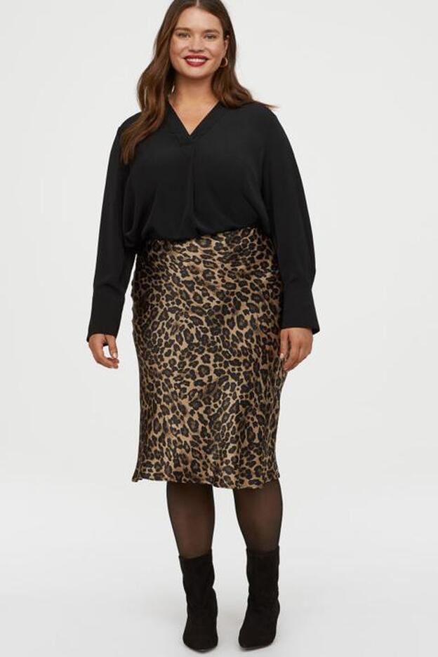 Una fantástica falda con estampado de leopardo de H&M.