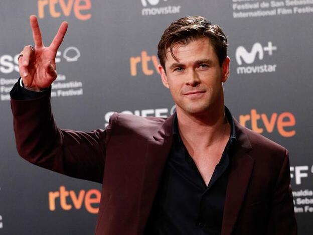 Chris Hemsworth demuestra con un vídeo que el fútbol no es lo suyo