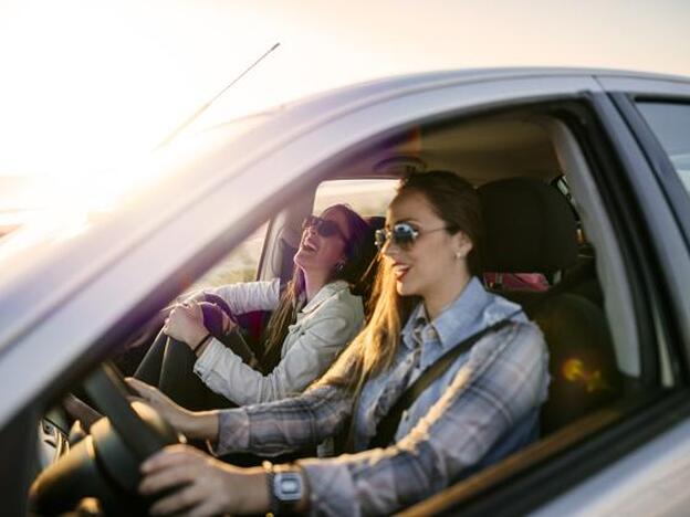 ¡Confirmado! Las mujeres conducimos mejor que los hombres