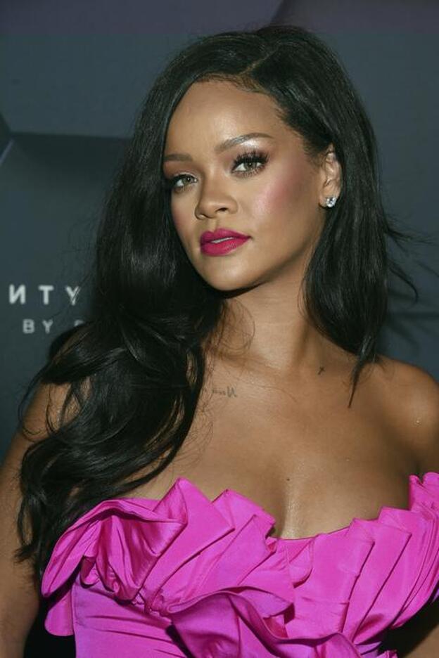 Rihanna estrena nuevo cambio de 'look' y se une al corte de moda