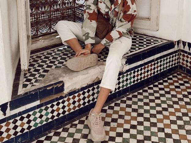 Estas sneakers de color beige han enamorado a las reinas de Instagram