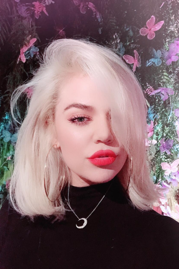 Khloé Kardashian, con su nuevo look a lo Marilyn Monroe.