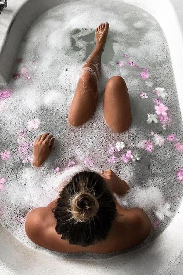 Tocarse la barriga o hacer 'nesting' mejora tu salud