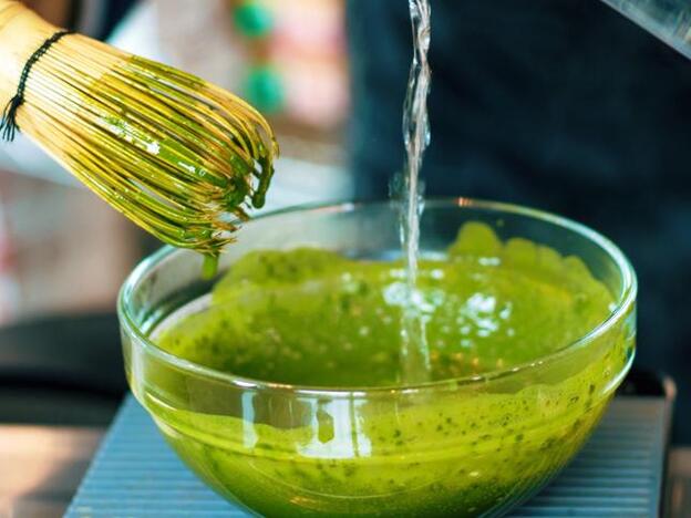 Recetas saludables de té matcha que te enamorarán aunque no te gusten las infusiones