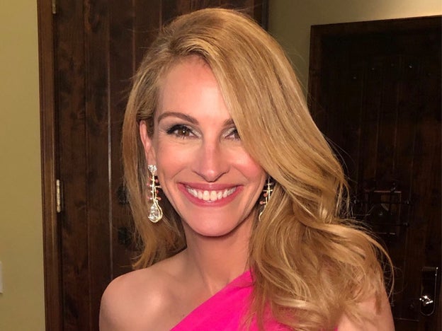 El look de maquillaje millennial de Julia Roberts que la hace parecer más joven