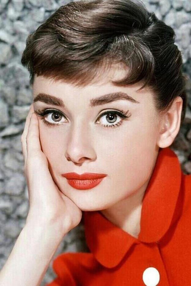 Adiós a las cejas de Instagram: se llevan las cejas de Audrey Hepburn