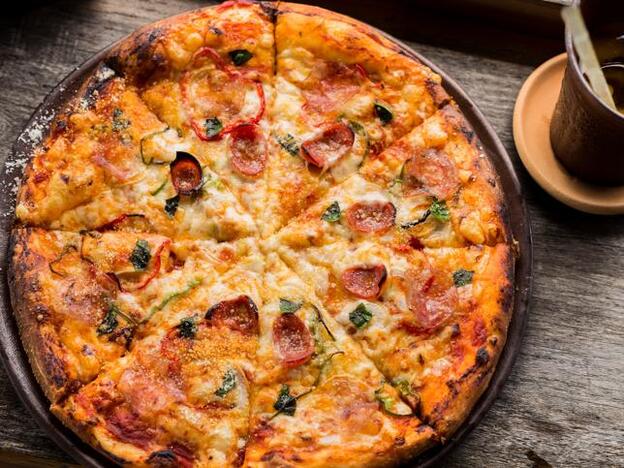 Con estas deliciosas recetas de pizza low carb no te saltarás la dieta